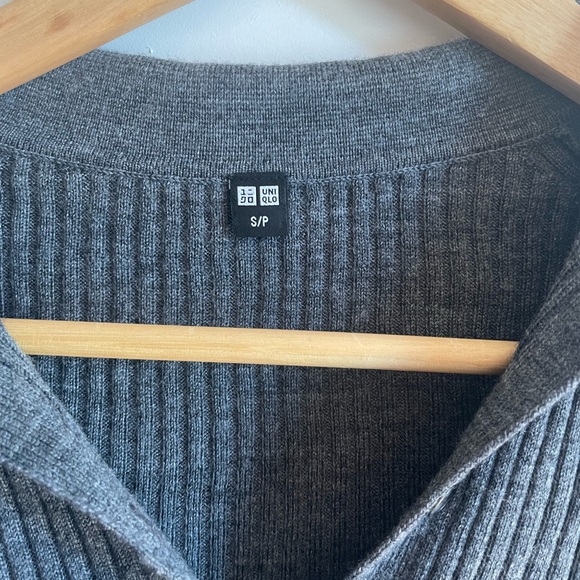 Uniqlo Gray Ribbed Sweater - Picture 2 of 4